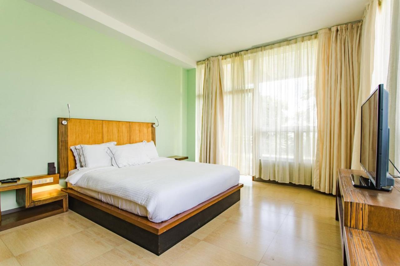 Hotel The Park - Silang Esterno foto